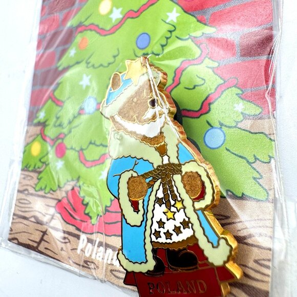 Disney Store Winnie The Pooh Santa Poland Pin 2002 New In Package Collectible - Picture 5 of 5